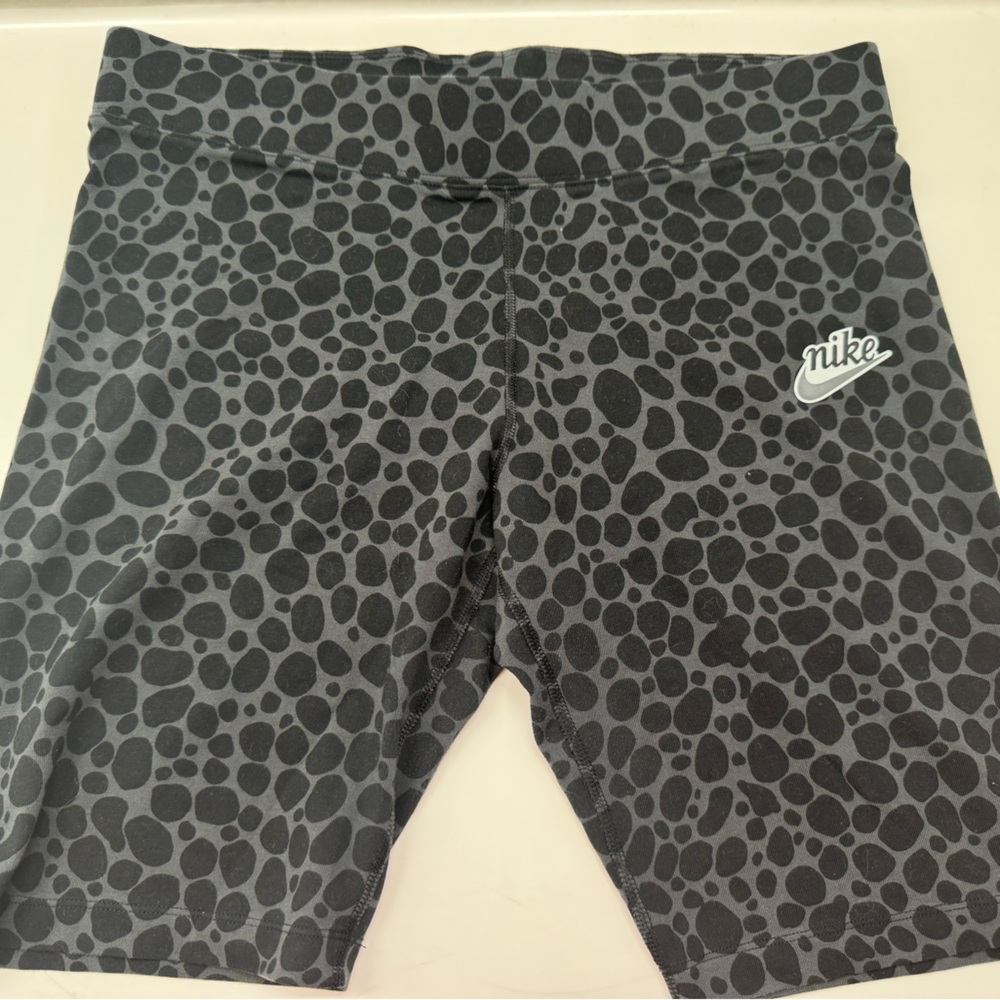 Nike women biker shorts